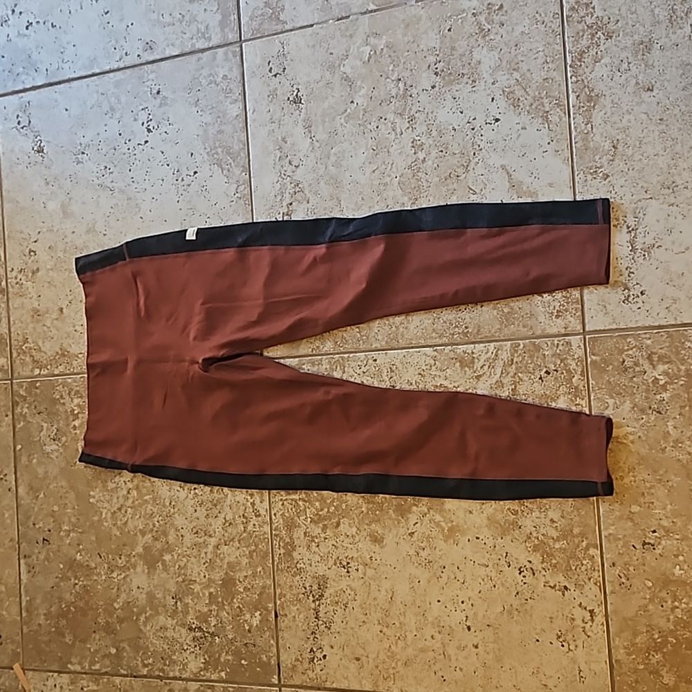 Vuori elevation leggings